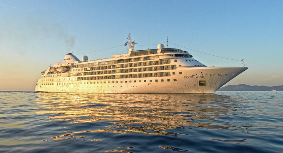 The-Silver-Wind-carries-296-passengers-double-occupancy -Photo-Silversea-Cruises